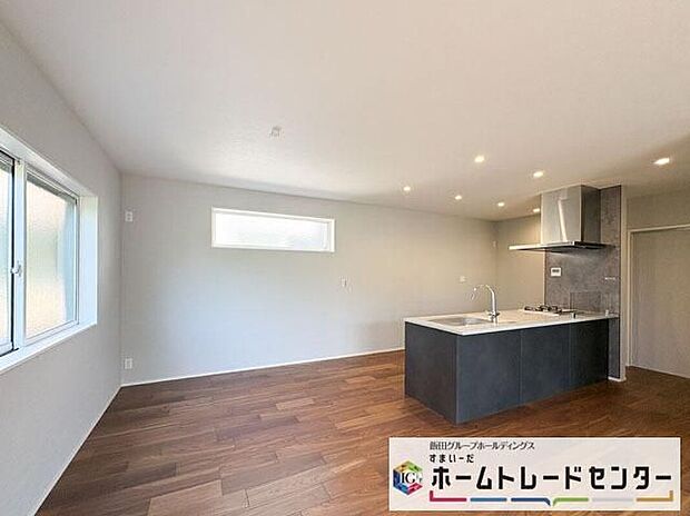 【リビング】◆LDKはご家族みんなが揃う大切な空間です♪テーブルやソファ、カーテン選び、レイアウトを考えるのも楽しいですね♪笑顔溢れる楽しい暮らしをイメージしながらご見学ください♪