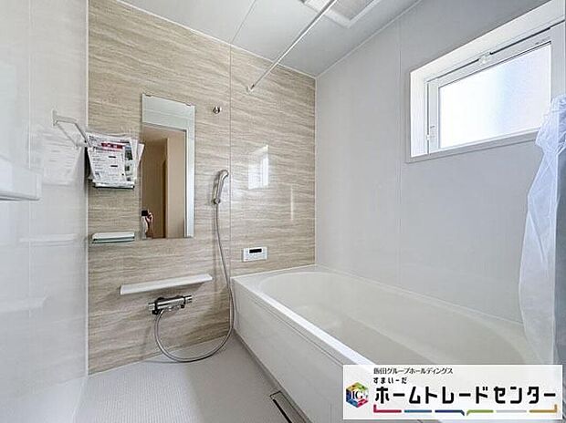 【浴室】◆毎日の疲れをいやす浴室は1坪タイプです。足を伸ばしてゆっくりとくつろげます。浴室暖房乾燥機も標準装備です♪