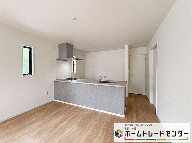 【リビング】◆LDKはご家族みんなが揃う大切な空間です♪テーブルやソファ、カーテン選び、レイアウトを考えるのも楽しいですね♪笑顔溢れる楽しい暮らしをイメージしながらご見学ください♪