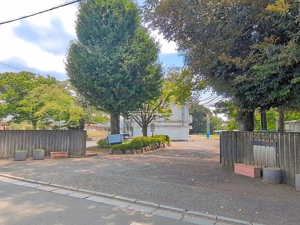 上尾市立平方小学校（約150m）