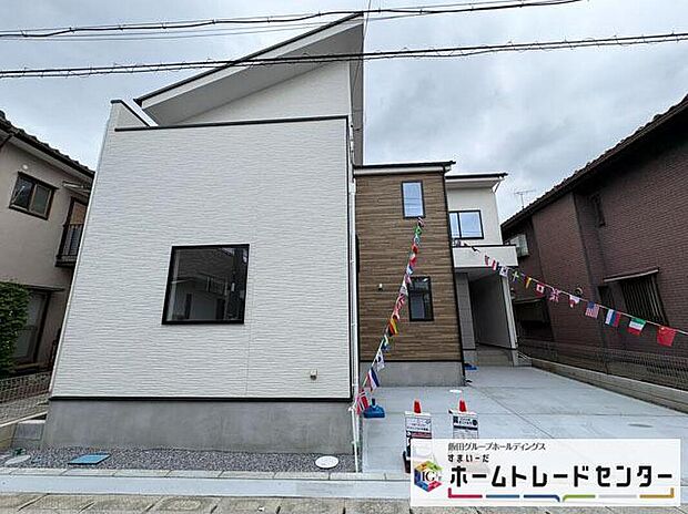 【玄関】◆TVモニター付きインターホンはカラーモニターで来訪者もひとめで分かります♪留守の間の来訪者が確認できる嬉しい録画機能付き!お子様が一人で留守番の間も安心です。