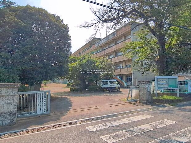 上尾市立上平中学校(約2,200m)
