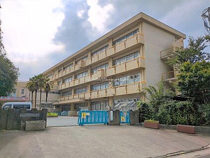 さいたま市立大宮別所小学校 450m (徒歩6分)