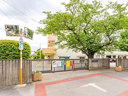 さいたま市立岩槻小学校 400m (徒歩5分)