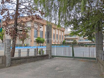 さいたま市立片柳小学校 1100ｍ(徒歩14分)