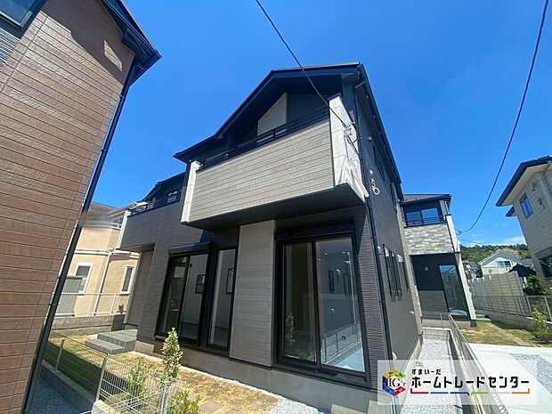 閑静な住宅街に立地☆全3棟 新築分譲住宅です☆
敷地面積41坪超、カースペース2~3台可(車種によります)