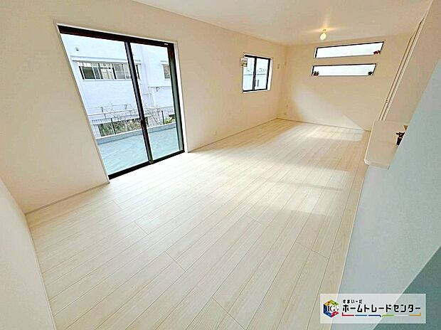 限定１棟　新築分譲住宅です！
北東 ６．５m 公道に面します。
穏やかな雰囲気漂う街並み、ゆったりお過ごしいただけます♪