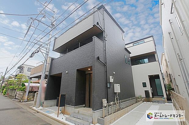 前面道路は開放感溢れる５．９８ｍ幅、陽当り・通風良好♪
保育園・幼稚園・小中学校・スーパーが徒歩７分圏内に揃います♪