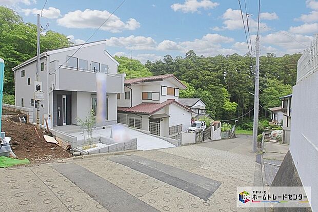 ■　1号棟　完成しております！ぜひ現地に足をお運びください♪　■
「まずは資料だけ」というお客様も大歓迎です！♪