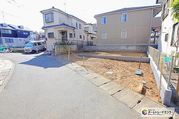 閑静な住宅街に立地します☆
敷地３０坪、カースペース１台分ございます♪