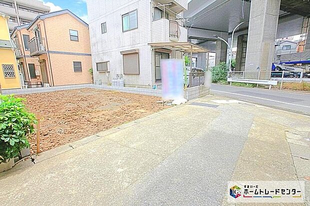 ２０．５帖の広々とした開放感あふれるリビングです。ゆったり寛げる充分な広さがございますので、ご家族でインテリアのレイアウトを考えるのも楽しみになりそうです。