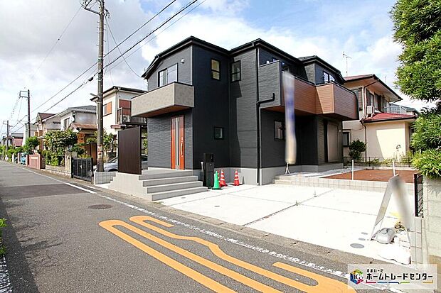 敷地51坪超!カースペース並列2台分&お庭スペースもございます♪
リビング広々18帖!シューズインクロークト付、ゆとりの4LDKプランです☆