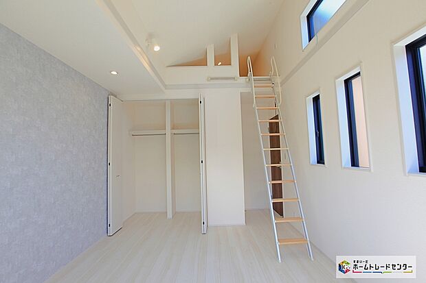 【ロフト】ロフトのある部屋は開放感がございます☆収納に困ることがなくなりそうです♪