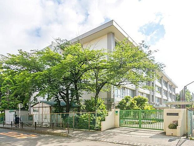 川崎市立南生田中学校（約120m）