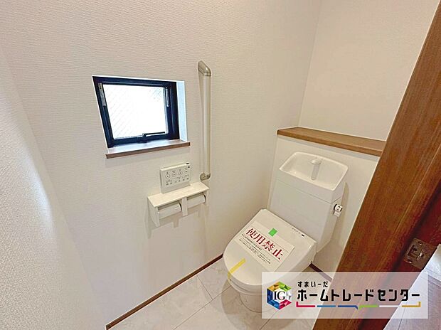 【「オリジナル耐力壁パネル」で特許を取得】壁倍率5.0倍は国土交通省が定める数値内の最高値で、通常の合板による壁倍率2.5倍の2倍の強度となっています。