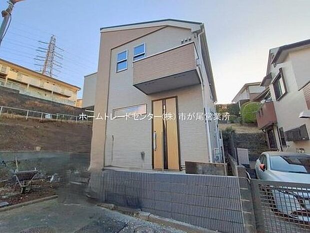 【 現地外観写真】カースペース１台分ございます！
リビング１７．８９帖＆主寝室は広々８．１７帖、ゆとりの４LDKプランです！