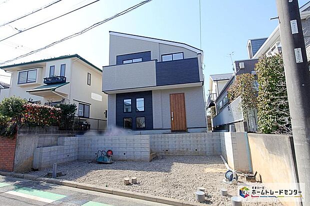 【現地外観写真】敷地面積40坪☆リビングはゆとりの16.6帖、大型5LDKプランです!シューズインクローゼットもございます♪