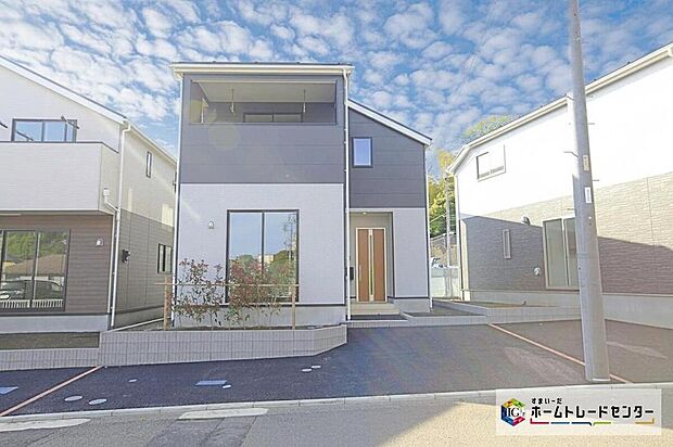 【現地外観写真】全棟 敷地面積36坪超、カースペース2台可(車種によります)
3LDK~4LDK、多彩な住空間プランをご用意!現地をご覧いただきながら、住まいの夢をお聞かせください♪