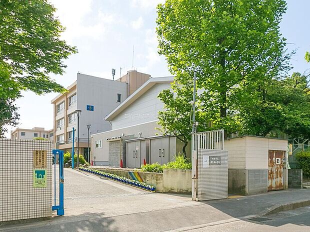 川崎市立南生田小学校（約230m）