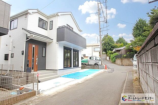 【前面道路含む現地写真】南向きの明るいLDK、自然なコミュニケーションが生まれるリビングイン階段♪
全居室2面採光&収納完備、ゆったり過ごせる3LDKプランです☆