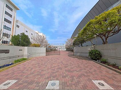 川崎市立富士見中学校 1400m(徒歩18分/自転車6分)