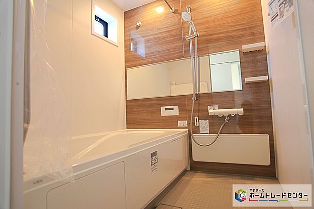 【浴室換気乾燥機】雨の日や冬場のお洗濯に嬉しい装備。洗濯物を乾かすだけでなく、入浴の度に換気機能で湿気を排出できるためカビの防止にもなります。