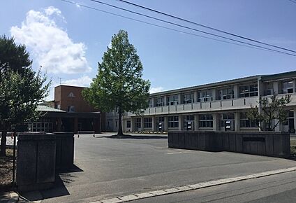 北上市立黒沢尻北小学校 現地から880m。(徒歩11分。)