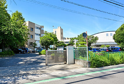 桶川東小学校 現地から480m～530m。(徒歩6分～7分。)