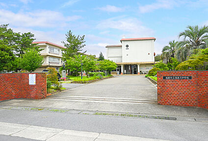 鴻巣北中学校 現地から780m～800m。(徒歩10分。(最長))