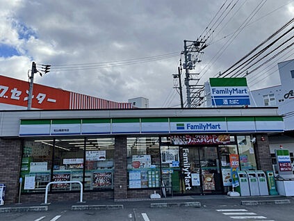 ファミリーマート松山福音寺店 現地から380m。(徒歩5分。)