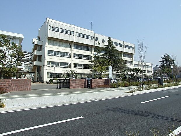 第一中学校（約350m）