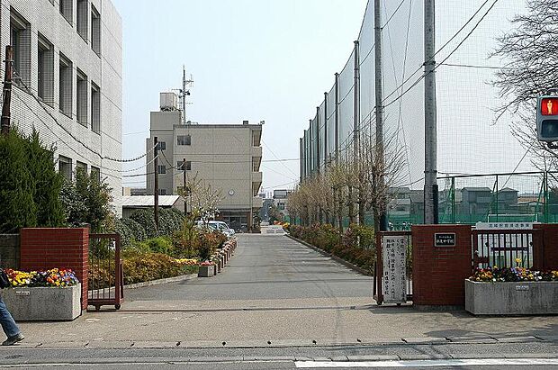 日進中学校