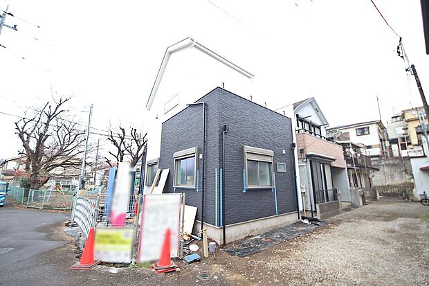 人の目を気にする事無く家族団らんを楽しめる2階LDK