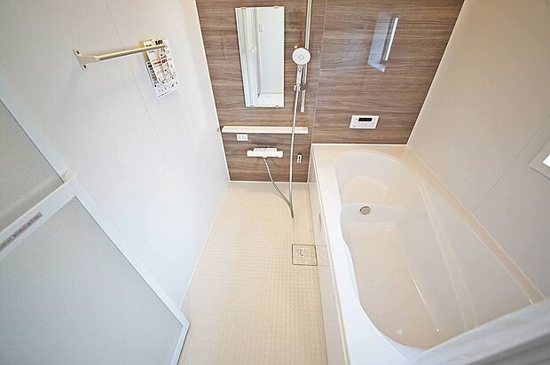 半身浴で一日の疲れをゆっくり癒せるバスルーム