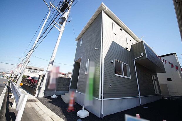 【1号棟　外観】ご家族で車に乗る方に、嬉しいカースペース2台可能です