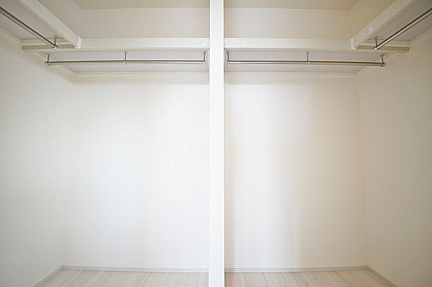 【収納】お洋服はもちろん、季節の家電なども保管しておけるWIC