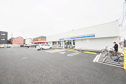 ローソン 約576m