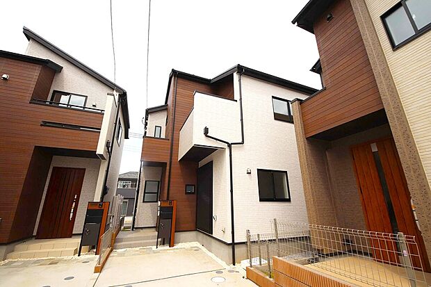 【外観】(4号棟　外観)閑静な住宅街に建つお住まいで新生活をはじめてみませんか