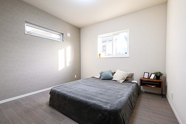 主寝室を清潔にすっきりとお使いいただくために、大容量のWICを設置。家族でお使いいただいても余裕の収納量です 。