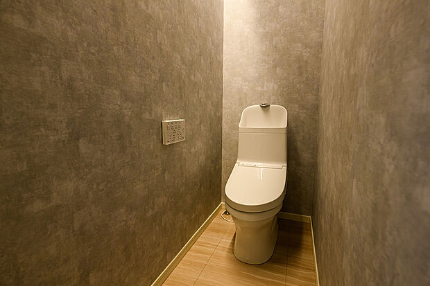 【【当社施工例】】シャワートイレ機能のついたお手洗い