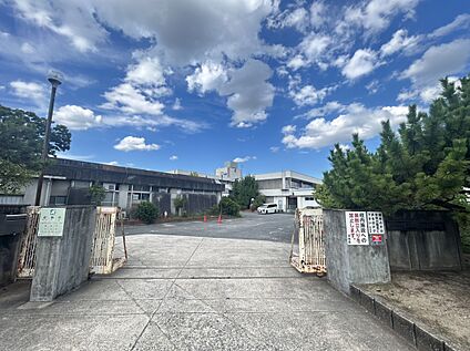 大和郡山市立郡山北小学校 720m(徒歩9分)