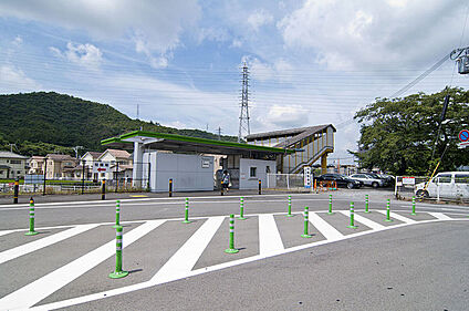 JR姫新線「播磨高岡」駅 約1200m(徒歩約15分)