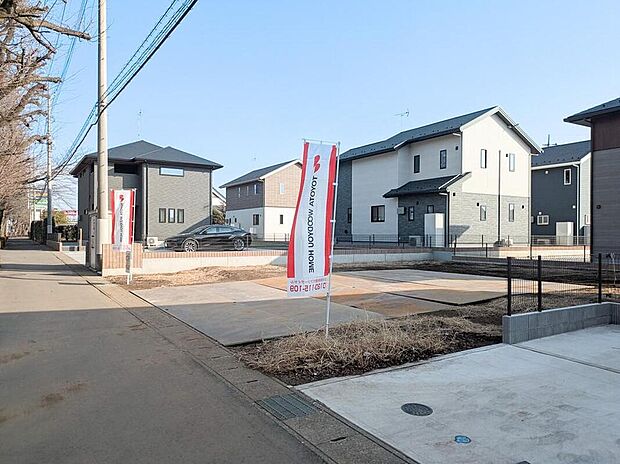 No.6／道路との高低差がないので、駐車場や外構の計画もしやすく、費用も掛かりにくいです。現地をご案内しながら、建物配置などのご説明いたします。