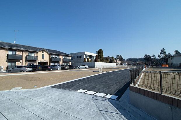 整備された分譲地で、高低差も少なく外構計画がしやすいです。陽当りも良く、建物計画に合わせて区画をご提案いたします。