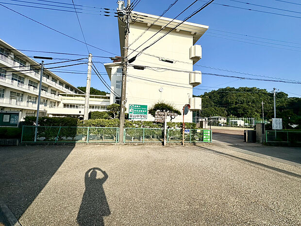 伊豆の国市立韮山中学校（約2,100m）