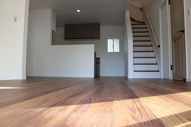 【（同一仕様）ＬＤＫ】お部屋の雰囲気にあわせて、床のお色をお選び頂けます！