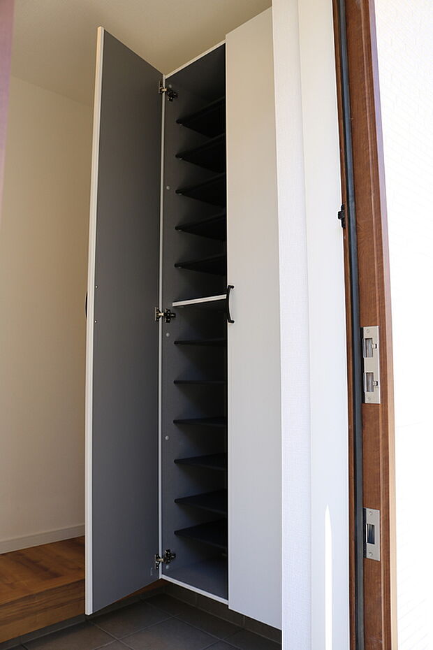 【（同一仕様）玄関】鏡付きのシューズＢＯＸもお色・形状をお選び頂けます！