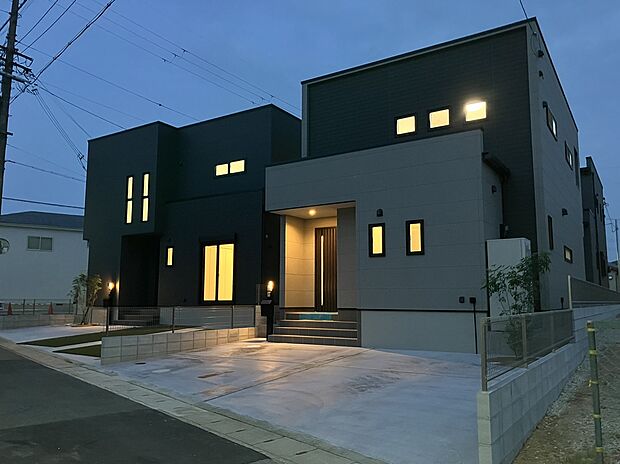 注文品質のタマホーム建売住宅は将来の暮らしにも対応できる間取りです。家族構成の変化に柔軟に対応できます!各居室にクローゼットも完備しており、子供が成長しても快適に過ごせる環境を提供します♪