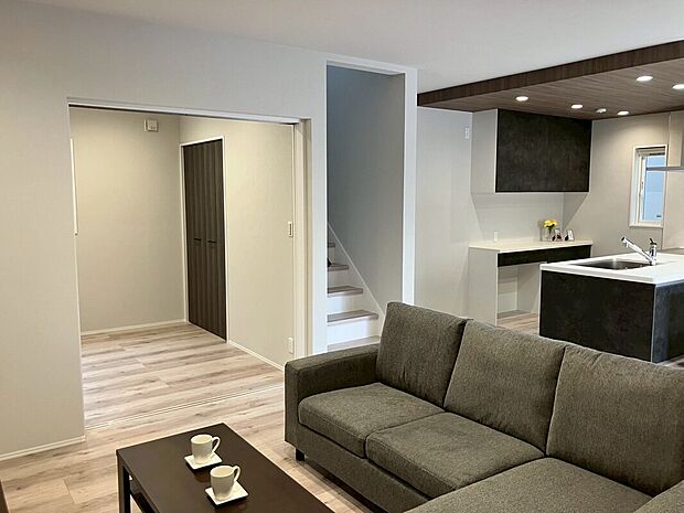 【リビング(5)】2025年5月撮影。