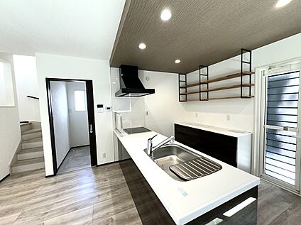 同仕様・同形状写真